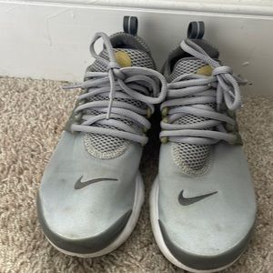 - Nike Presto